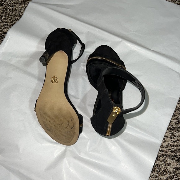 Rock & Republic US 7 black and gold heels with zipper details. Gently used. - Picture 13 of 15